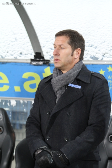 Sturm Graz - Mattersburg
Oesterreichische Fussball Bundesliga, 20. Runde,  SK Sturm Graz - SV Mattersburg, Stadion Liebenau Graz, 11.02.2012. 

Foto zeigt Franco Foda (Cheftrainer Sturm)
