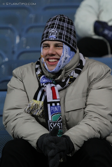 Sturm Graz - Mattersburg
Oesterreichische Fussball Bundesliga, 20. Runde,  SK Sturm Graz - SV Mattersburg, Stadion Liebenau Graz, 11.02.2012. 

Foto zeigt einen Fan von Sturm
Schlüsselwörter: wetter