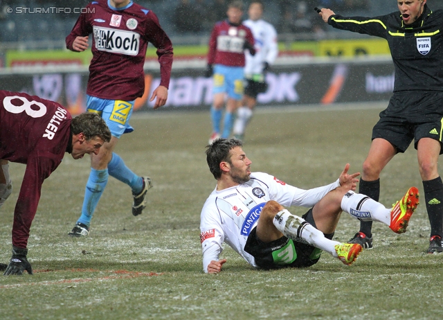 Sturm Graz - Mattersburg
Oesterreichische Fussball Bundesliga, 20. Runde,  SK Sturm Graz - SV Mattersburg, Stadion Liebenau Graz, 11.02.2012. 

Foto zeigt Alois Hoeller (Mattersburg), Srdjan Pavlov (Sturm) und Schiedsrichter Harald Lechner
