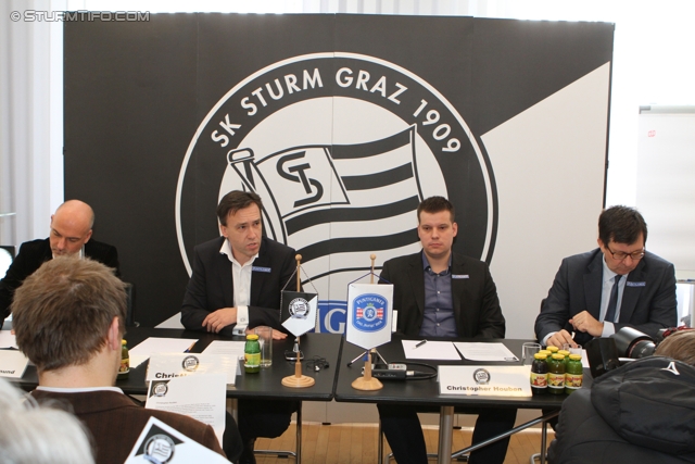 Pressekonferenz Sturm Graz
Oesterreichische Fussball Bundesliga, SK Sturm Graz Pressekonferenz, Capital Bank Graz, 15.02.2012. 

Foto zeigt Peter Siegmund (Pressesprecher Sturm), Christian Jauk (Praesident Sturm), Christopher Houben (wirtschaftl. Geschaeftsfuehrer Sturm) und Ernst Wustinger (Vorstand Sturm) 
