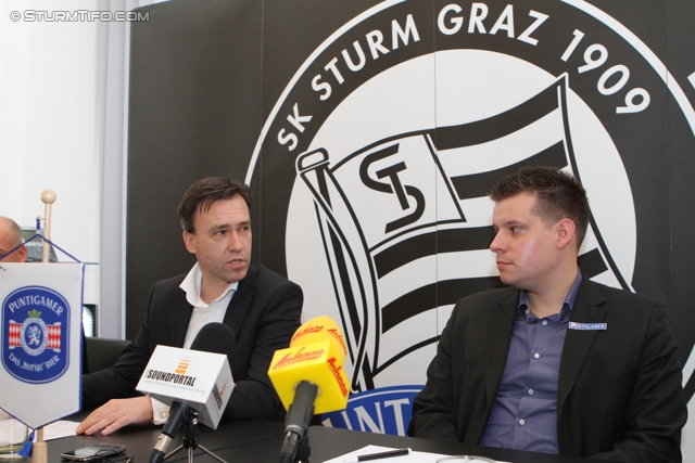 Pressekonferenz Sturm Graz
Oesterreichische Fussball Bundesliga, SK Sturm Graz Pressekonferenz, Capital Bank Graz, 15.02.2012. 

Foto zeigt Christian Jauk (Praesident Sturm) und Christopher Houben (wirtschaftl. Geschaeftsfuehrer Sturm)
