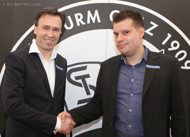 Pressekonferenz Sturm Graz
Oesterreichische Fussball Bundesliga, SK Sturm Graz Pressekonferenz, Capital Bank Graz, 15.02.2012. 

Foto zeigt Christian Jauk (Praesident Sturm) und Christopher Houben (wirtschaftl. Geschaeftsfuehrer Sturm)
