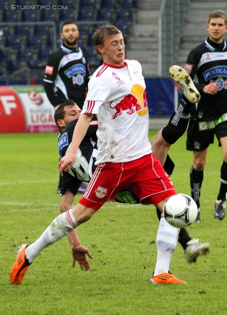 Salzburg - Sturm Graz
Oesterreichische Fussball Bundesliga, 21. Runde,  RB Salzburg - SK Sturm Graz, Stadion Wals-Siezenheim, 19.02.2012. 

Foto zeigt Georg Teigl (Salzburg) und Juergen Saeumel (Sturm)
Schlüsselwörter: zweikampf foul