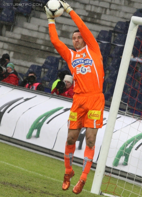 Salzburg - Sturm Graz
Oesterreichische Fussball Bundesliga, 21. Runde,  RB Salzburg - SK Sturm Graz, Stadion Wals-Siezenheim, 19.02.2012. 

Foto zeigt Silvije Cavlina (Sturm)
