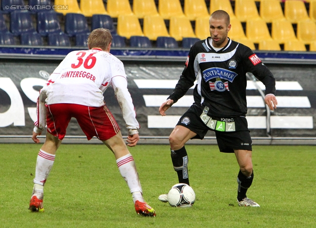 Salzburg - Sturm Graz
Oesterreichische Fussball Bundesliga, 21. Runde,  RB Salzburg - SK Sturm Graz, Stadion Wals-Siezenheim, 19.02.2012. 

Foto zeigt Martin Hinteregger (Salzburg) und Patrick Wolf (Sturm)
