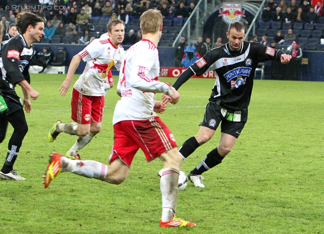 Salzburg - Sturm Graz
Oesterreichische Fussball Bundesliga, 21. Runde,  RB Salzburg - SK Sturm Graz, Stadion Wals-Siezenheim, 19.02.2012. 

Foto zeigt Martin Hinteregger (Salzburg) und Mario Haas (Sturm)
