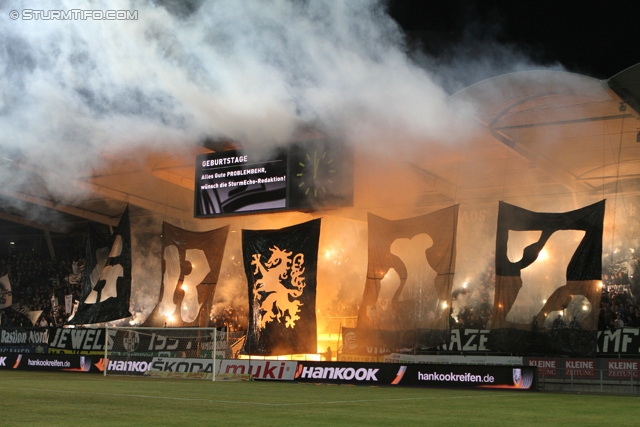 Sturm Graz - Rapid
Oesterreichische Fussball Bundesliga, 22. Runde, SK Sturm Graz - SK Rapid Wien, Stadion Liebenau Graz, 25.02.2012. 

Foto zeigt Fans von Sturm mit einer Choreografie
Schlüsselwörter: pyrotechnik