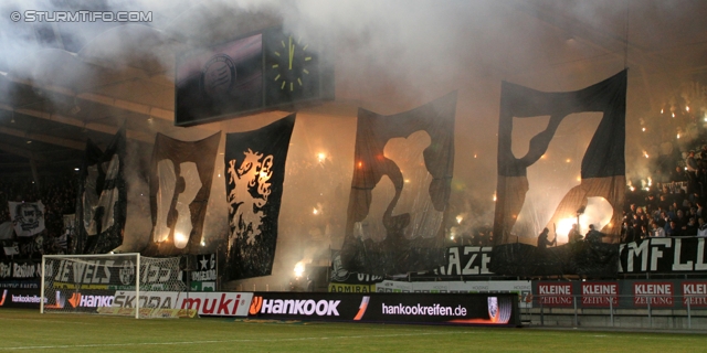 Sturm Graz - Rapid
Oesterreichische Fussball Bundesliga, 22. Runde, SK Sturm Graz - SK Rapid Wien, Stadion Liebenau Graz, 25.02.2012. 

Foto zeigt Fans von Sturm mit einer Choreografie
Schlüsselwörter: pyrotechnik