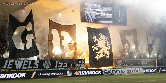 Sturm Graz - Rapid
Oesterreichische Fussball Bundesliga, 22. Runde, SK Sturm Graz - SK Rapid Wien, Stadion Liebenau Graz, 25.02.2012. 

Foto zeigt Fans von Sturm mit einer Choreografie
Schlüsselwörter: pyrotechnik