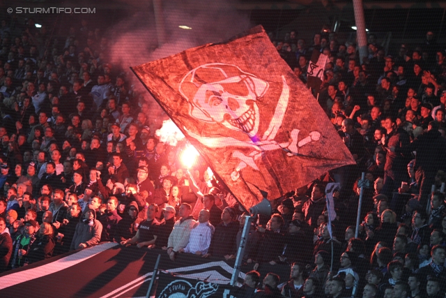 Sturm Graz - Rapid
Oesterreichische Fussball Bundesliga, 22. Runde, SK Sturm Graz - SK Rapid Wien, Stadion Liebenau Graz, 25.02.2012. 

Foto zeigt Fans von Sturm
Schlüsselwörter: pyrotechnik