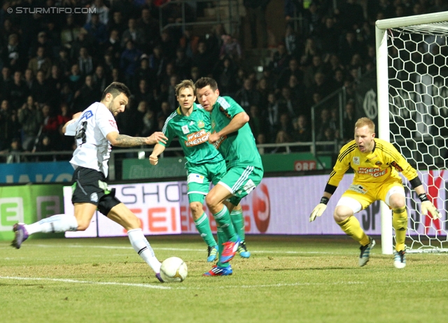 Sturm Graz - Rapid
Oesterreichische Fussball Bundesliga, 22. Runde, SK Sturm Graz - SK Rapid Wien, Stadion Liebenau Graz, 25.02.2012. 

Foto zeigt Darko Bodul (Sturm), Markus Katzer (Rapid) und Lukas Koenigshofer (Rapid)
Schlüsselwörter: torchance