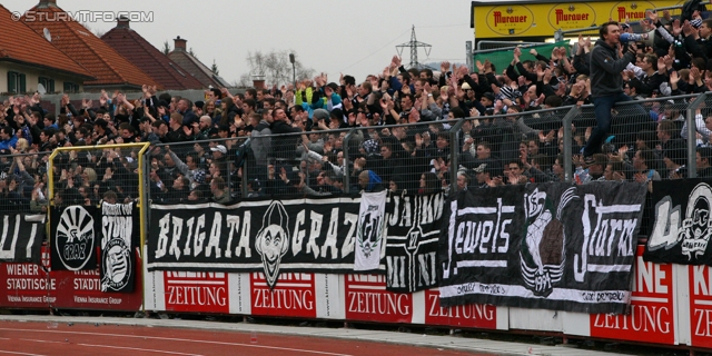 Kapfenberg - Sturm Graz
Oesterreichische Fussball Bundesliga, 23. Runde, Kapfenberger SV - SK Sturm Graz, Franz-Fekete-Stadion Kapfenberg, 04.03.2012. 

Foto zeigt Fans von Sturm
