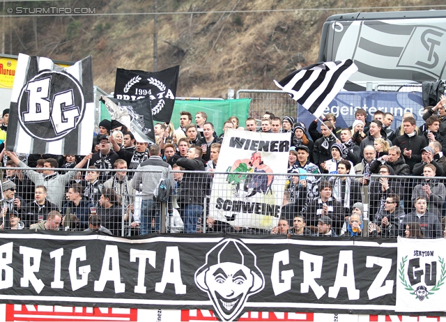 Kapfenberg - Sturm Graz
Oesterreichische Fussball Bundesliga, 23. Runde, Kapfenberger SV - SK Sturm Graz, Franz-Fekete-Stadion Kapfenberg, 04.03.2012. 

Foto zeigt Fans von Sturm
