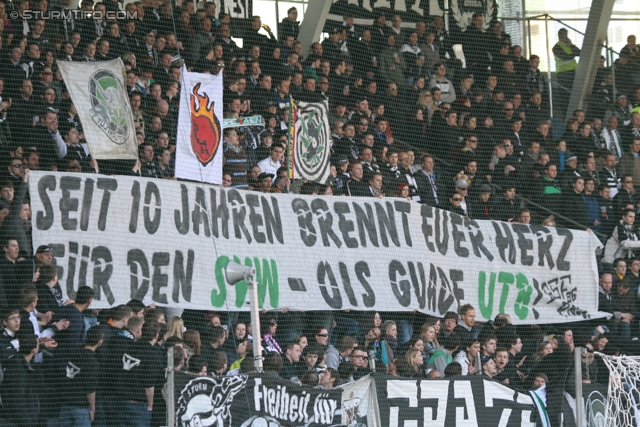 Sturm Graz - Wr. Neustadt
Oesterreichische Fussball Bundesliga, 24. Runde, SK Sturm Graz - SC Wiener Neustadt, Stadion Liebenau Graz, 10.3.2012. 

Foto zeigt Fans von Sturm mit einem Spruchband
