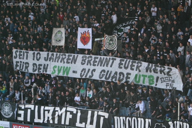 Sturm Graz - Wr. Neustadt
Oesterreichische Fussball Bundesliga, 24. Runde, SK Sturm Graz - SC Wiener Neustadt, Stadion Liebenau Graz, 10.3.2012. 

Foto zeigt Fans von Sturm mit einem Spruchband
