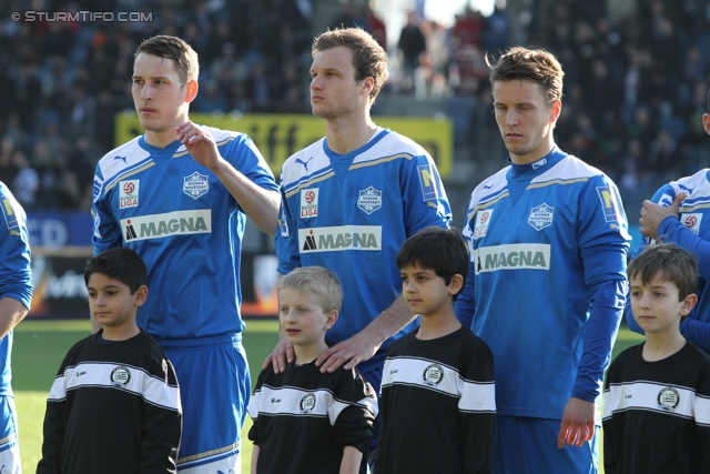 Sturm Graz - Wr. Neustadt
Oesterreichische Fussball Bundesliga, 24. Runde, SK Sturm Graz - SC Wiener Neustadt, Stadion Liebenau Graz, 10.3.2012. 

Foto zeigt Spieler von Wr. Neustadt und Ballbuben
