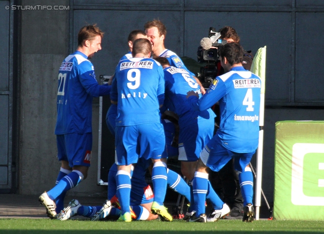 Sturm Graz - Wr. Neustadt
Oesterreichische Fussball Bundesliga, 24. Runde, SK Sturm Graz - SC Wiener Neustadt, Stadion Liebenau Graz, 10.3.2012. 

Foto zeigt Daniel Wolf (Wr. Neustadt), Thomas Helly (Wr. Neustadt), Michael Stanislaw (Wr. Neustadt) und Mahmud Imamoglu (Wr. Neustadt)
Schlüsselwörter: torjubel