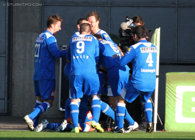 Sturm Graz - Wr. Neustadt
Oesterreichische Fussball Bundesliga, 24. Runde, SK Sturm Graz - SC Wiener Neustadt, Stadion Liebenau Graz, 10.3.2012. 

Foto zeigt Daniel Wolf (Wr. Neustadt), Thomas Helly (Wr. Neustadt), Michael Stanislaw (Wr. Neustadt) und Mahmud Imamoglu (Wr. Neustadt)
Schlüsselwörter: torjubel