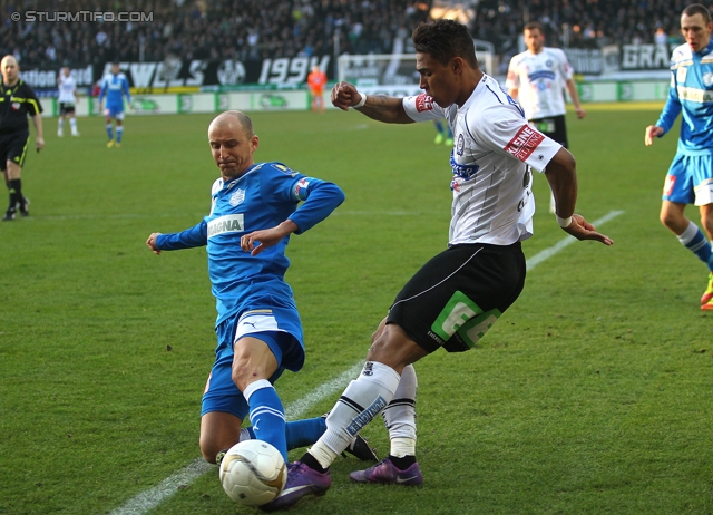 Sturm Graz - Wr. Neustadt
Oesterreichische Fussball Bundesliga, 24. Runde, SK Sturm Graz - SC Wiener Neustadt, Stadion Liebenau Graz, 10.3.2012. 

Foto zeigt Wolfgang Klapf (Wr. Neustadt) und Rubin Rafael Okotie (Sturm)
