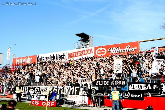 Admira - Sturm Graz
Oesterreichische Fussball Bundesliga, 25. Runde, FC Admira - SK Sturm Graz, Stadion Suedstadt Maria Enzersdorf, 18.3.2012. 

Foto zeigt Fans von Sturm
