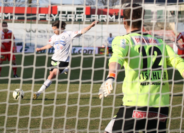 Admira - Sturm Graz
Oesterreichische Fussball Bundesliga, 25. Runde, FC Admira - SK Sturm Graz, Stadion Suedstadt Maria Enzersdorf, 18.3.2012. 

Foto zeigt Imre Szabics (Sturm) und Patrick Tischler (Admira)
Schlüsselwörter: elfer