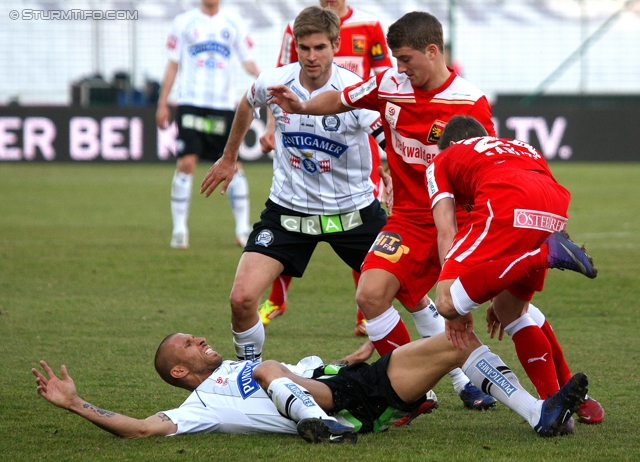 Admira - Sturm Graz
Oesterreichische Fussball Bundesliga, 25. Runde, FC Admira - SK Sturm Graz, Stadion Suedstadt Maria Enzersdorf, 18.3.2012. 

Foto zeigt Patrick Wolf (Sturm), Manuel Weber (Sturm) und Marcel Sabitzer (Admira)
