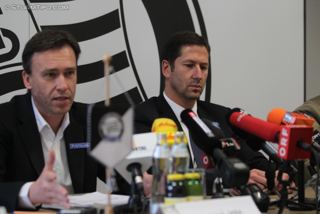 Pressekonferenz Sturm Graz
Oesterreichische Fussball Bundesliga, SK Sturm Graz Pressekonferenz, Trainingszentrum Messendorf, 19.3.2012. 

Foto zeigt Christian Jauk (Praesident Sturm) und Franco Foda (Cheftrainer Sturm)
