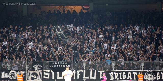 Austria Wien - Sturm Graz
Oesterreichische Fussball Bundesliga, 27. Runde,  FK Austira Wien - SK Sturm Graz, Franz-Horr-Stadion Wien, 24.03.2012. 

Foto zeigt Fans von Sturm
