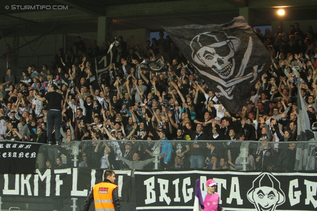 Austria Wien - Sturm Graz
Oesterreichische Fussball Bundesliga, 27. Runde,  FK Austira Wien - SK Sturm Graz, Franz-Horr-Stadion Wien, 24.03.2012. 

Foto zeigt Fans von Sturm
