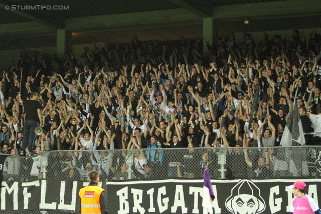 Austria Wien - Sturm Graz
Oesterreichische Fussball Bundesliga, 27. Runde,  FK Austira Wien - SK Sturm Graz, Franz-Horr-Stadion Wien, 24.03.2012. 

Foto zeigt Fans von Sturm
