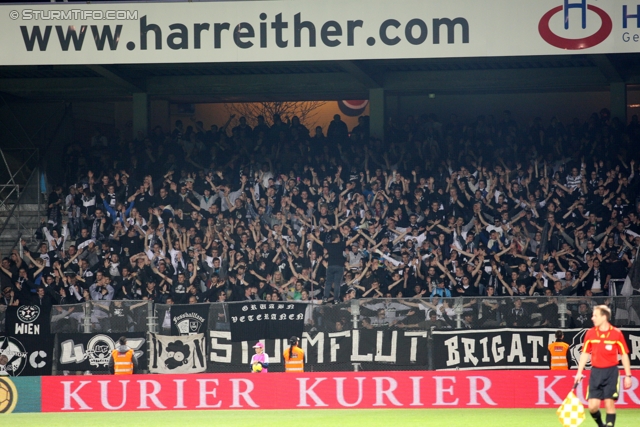 Austria Wien - Sturm Graz
Oesterreichische Fussball Bundesliga, 27. Runde,  FK Austira Wien - SK Sturm Graz, Franz-Horr-Stadion Wien, 24.03.2012. 

Foto zeigt Fans von Sturm
