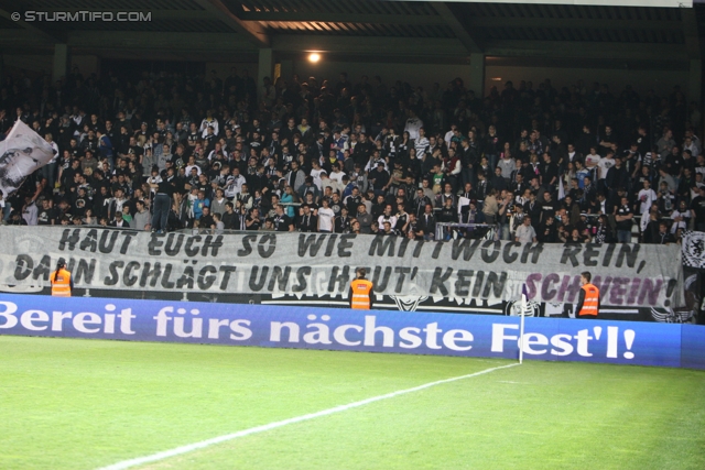 Austria Wien - Sturm Graz
Oesterreichische Fussball Bundesliga, 27. Runde,  FK Austira Wien - SK Sturm Graz, Franz-Horr-Stadion Wien, 24.03.2012. 

Foto zeigt Fans von Sturm
