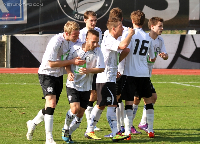 Sturm Amateure - Villach
Regionalliga Mitte, 18. Runde,  Sturm Graz Amateure - Villacher SV, Trainingszentrum Messendorf, 25.03.2012. 

Foto zeigt die Mannschaft der Sturm Amateure
Schlüsselwörter: torjubel