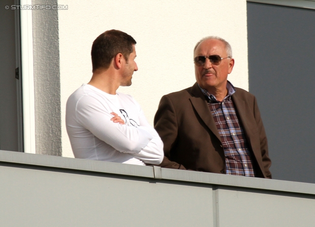 Sturm Amateure - Villach
Regionalliga Mitte, 18. Runde,  Sturm Graz Amateure - Villacher SV, Trainingszentrum Messendorf, 25.03.2012. 

Foto zeigt Franco Foda (Cheftrainer Sturm) und Paul Gludovatz (sportl. Geschaeftsfuehrer Sturm)
