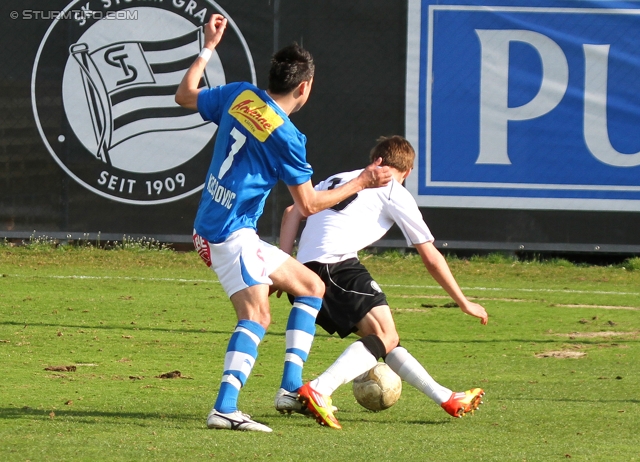 Sturm Amateure - Villach
Regionalliga Mitte, 18. Runde,  Sturm Graz Amateure - Villacher SV, Trainingszentrum Messendorf, 25.03.2012. 

Foto zeigt Arno Schuri (Villach) und Philipp Habjanic (Sturm Amateure)
