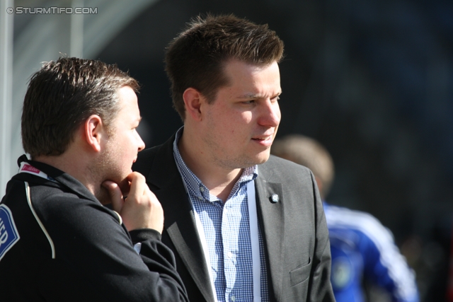 Sturm Graz - Ried
Oesterreichische Fussball Bundesliga, 28. Runde,  SK Sturm Graz - SV Ried, Stadion Liebenau Graz, 31.03.2012. 

Foto zeigt Bruno Huetter (Sicherheitschef Sturm) und Christopher Houben (wirtschaftl. Geschaeftsfuehrer Sturm)
