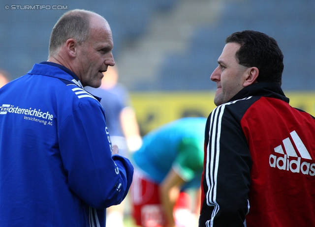 Sturm Graz - Ried
Oesterreichische Fussball Bundesliga, 28. Runde,  SK Sturm Graz - SV Ried, Stadion Liebenau Graz, 31.03.2012. 

Foto zeigt Gerhard Schweitzer (Cheftrainer Ried) und Schiedsrichter Thomas Einwaller
