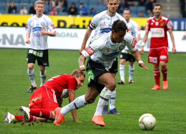 Sturm Graz - Ried
Oesterreichische Fussball Bundesliga, 28. Runde,  SK Sturm Graz - SV Ried, Stadion Liebenau Graz, 31.03.2012. 

Foto zeigt Daniel Beichler (Ried), Manuel Weber (Sturm) und Rubin Rafael Okotie (Sturm)
