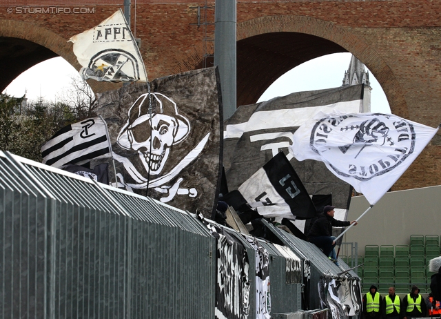 Sturm Graz - Ried
Oesterreichische Fussball Bundesliga, 29. Runde,  SV Mattersburg - SK Sturm Graz, Pappelstadion Mattersburg, 08.04.2012. 

Foto zeigt Fans von Sturm
