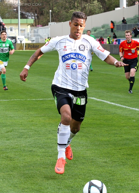 Sturm Graz - Ried
Oesterreichische Fussball Bundesliga, 29. Runde,  SV Mattersburg - SK Sturm Graz, Pappelstadion Mattersburg, 08.04.2012. 

Foto zeigt Rubin Rafael Okotie (Sturm)
