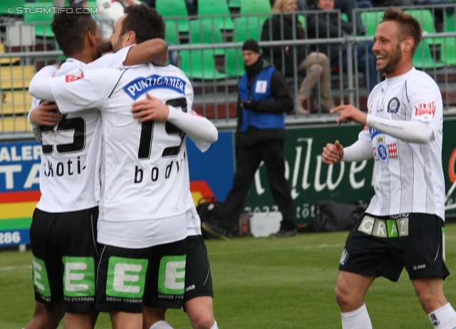 Sturm Graz - Ried
Oesterreichische Fussball Bundesliga, 29. Runde,  SV Mattersburg - SK Sturm Graz, Pappelstadion Mattersburg, 08.04.2012. 

Foto zeigt Rubin Rafael Okotie (Sturm), Darko Bodul (Sturm) und Martin Ehrenreich (Sturm)
Schlüsselwörter: torjubel