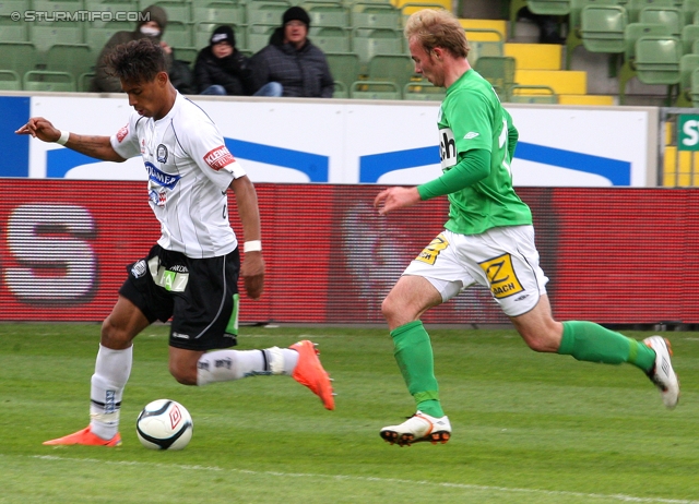 Sturm Graz - Ried
Oesterreichische Fussball Bundesliga, 29. Runde,  SV Mattersburg - SK Sturm Graz, Pappelstadion Mattersburg, 08.04.2012. 

Foto zeigt Rubin Rafael Okotie (Sturm)
