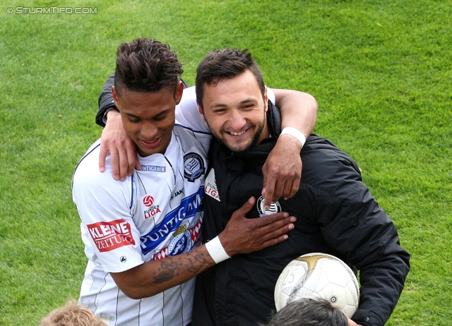 Sturm Graz - Ried
Oesterreichische Fussball Bundesliga, 29. Runde,  SV Mattersburg - SK Sturm Graz, Pappelstadion Mattersburg, 08.04.2012. 

Foto zeigt Rubin Rafael Okotie (Sturm) und Darko Bodul (Sturm)
Schlüsselwörter: freude