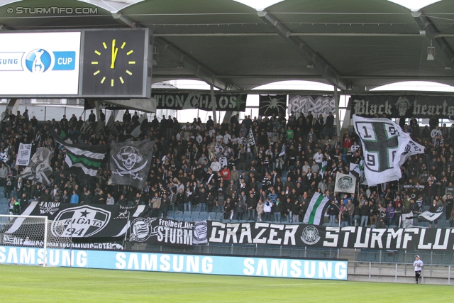 Sturm Graz - Hartberg
OEFB Cup, Viertelfinale,  SK Sturm Graz - TSV Hartberg, Stadion Liebenau Graz, 11.04.2012. 

Foto zeigt Fans von Sturm
