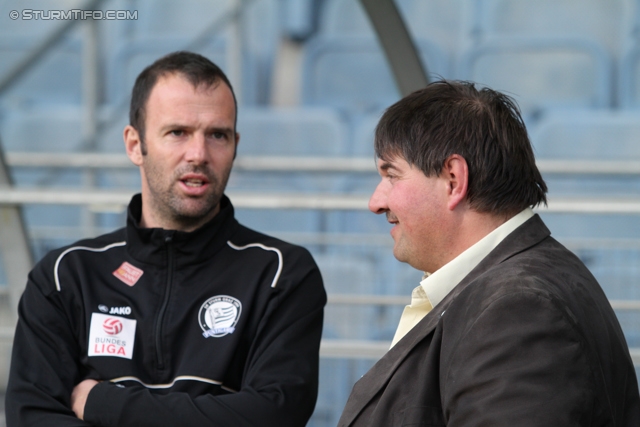 Sturm Graz - Hartberg
OEFB Cup, Viertelfinale,  SK Sturm Graz - TSV Hartberg, Stadion Liebenau Graz, 11.04.2012. 

Foto zeigt Mario Haas (Sturm) und Guenther Niederl (Aufsichtsrat Sturm)
