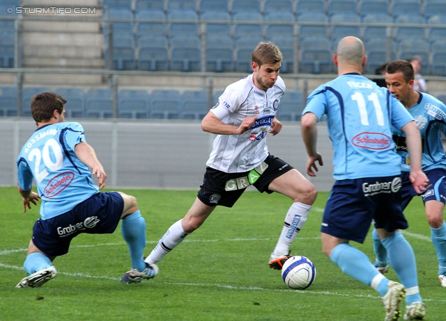 Sturm Graz - Hartberg
OEFB Cup, Viertelfinale,  SK Sturm Graz - TSV Hartberg, Stadion Liebenau Graz, 11.04.2012. 

Foto zeigt Daniel Rossmann (Hartberg), Manuel Weber (Sturm) und Josip Fucek (Hartberg)
