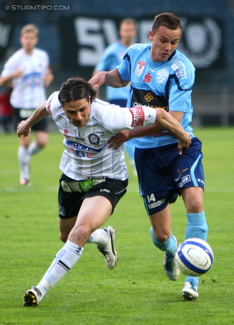 Sturm Graz - Hartberg
OEFB Cup, Viertelfinale,  SK Sturm Graz - TSV Hartberg, Stadion Liebenau Graz, 11.04.2012. 

Foto zeigt Imre Szabics (Sturm) und Manuel Prietl (Hartberg)
