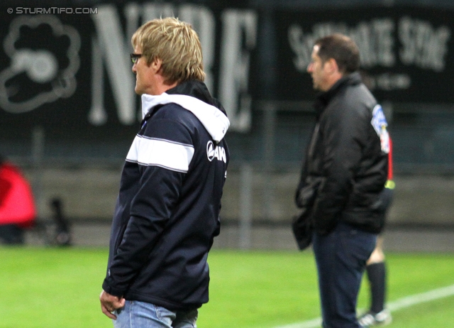 Sturm Graz - Hartberg
OEFB Cup, Viertelfinale,  SK Sturm Graz - TSV Hartberg, Stadion Liebenau Graz, 11.04.2012. 

Foto zeigt Walter Hoermann (Cheftrainer Hartberg) und Franco Foda (Cheftrainer Sturm)
