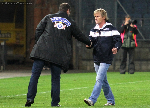 Sturm Graz - Hartberg
OEFB Cup, Viertelfinale,  SK Sturm Graz - TSV Hartberg, Stadion Liebenau Graz, 11.04.2012. 

Foto zeigt Franco Foda (Cheftrainer Sturm) und Walter Hoermann (Cheftrainer Hartberg)
