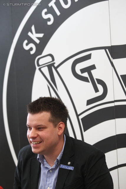 Pressekonferenz Sturm Graz
Oesterreichische Fussball Bundesliga, SK Sturm Graz Pressekonferenz, Trainingszentrum Messendorf, 12.04.2012.

Foto zeigt Christopher Houben (wirtschaftl. Geschaeftsfuehrer Sturm)
Schlüsselwörter: freude